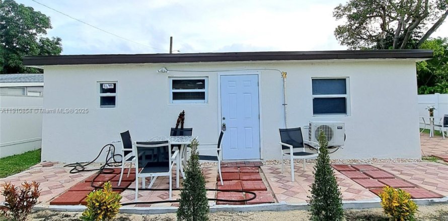 Immobilier commercial à Hollywood, Floride 114.46 m2 № 1966027