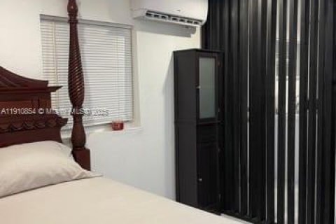 Immobilier commercial à louer à Hollywood, Floride: 114.46 m2 № 1966027 - photo 9