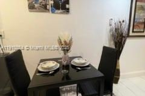 Immobilier commercial à louer à Hollywood, Floride: 114.46 m2 № 1966027 - photo 5