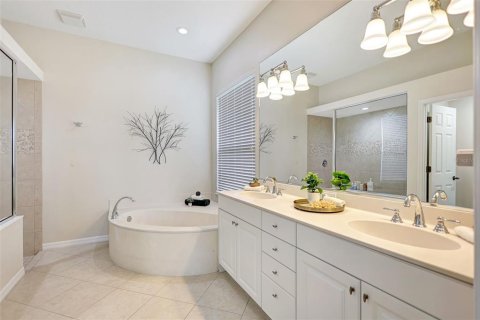 Casa en venta en Lakewood Ranch, Florida, 4 dormitorios, 291.9 m2 № 1772738 - foto 30