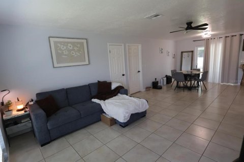 Casa en venta en Kissimmee, Florida, 3 dormitorios, 107.95 m2 № 2377540 - foto 3