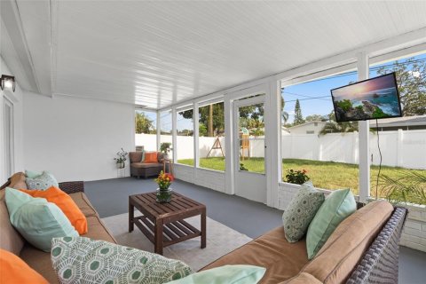 Casa en venta en Saint Petersburg, Florida, 4 dormitorios, 122.45 m2 № 1877325 - foto 9