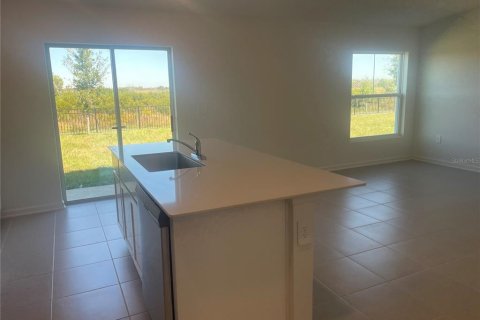 House in Lake Alfred, Florida 3 bedrooms, 138.15 sq.m. № 2396969 - photo 9