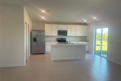 House in Lake Alfred, Florida 3 bedrooms, 138.15 sq.m. № 2396969 - photo 4