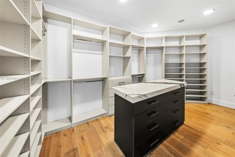 Villa ou maison à vendre à North Miami Beach, Floride: 5 chambres, 410.26 m2 № 1979210 - photo 28