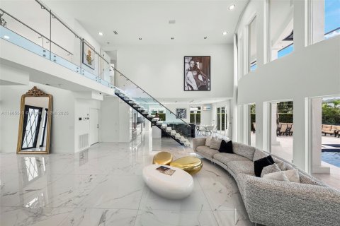 Villa ou maison à vendre à North Miami Beach, Floride: 5 chambres, 410.26 m2 № 1979210 - photo 12
