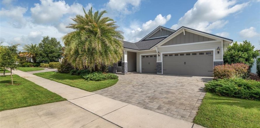 House in Gainesville, Florida 4 bedrooms, 225.47 sq.m. № 1785069