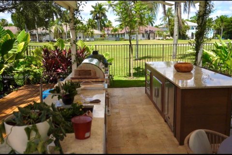 Casa en venta en Weston, Florida, 5 dormitorios, 400.97 m2 № 1816419 - foto 15