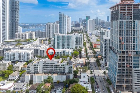 Commercial property in Miami, Florida № 1839598 - photo 8