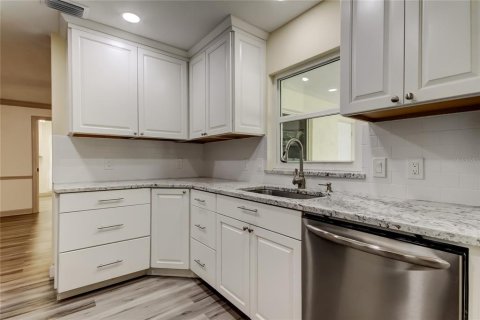 House in Clearwater, Florida 4 bedrooms, 163.79 sq.m. № 1853707 - photo 6