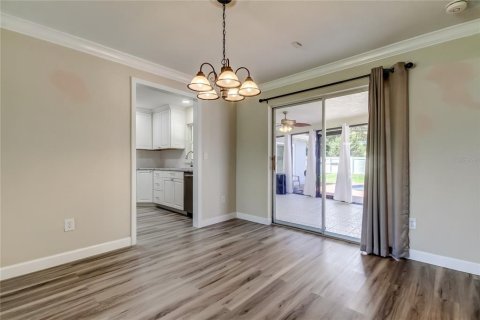 House in Clearwater, Florida 4 bedrooms, 163.79 sq.m. № 1853707 - photo 11