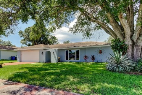 House in Clearwater, Florida 4 bedrooms, 163.79 sq.m. № 1853707 - photo 2