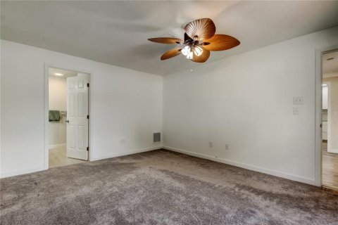 House in Clearwater, Florida 4 bedrooms, 163.79 sq.m. № 1853707 - photo 19