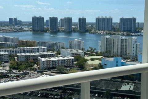Купить кондоминиум в Санни-Айлс-Бич, Флорида 2 спальни, 146.51м2, № 1730788 - фото 7