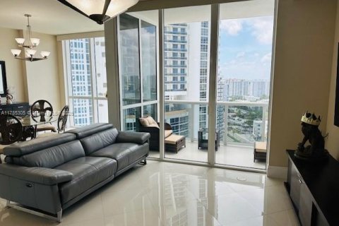 Купить кондоминиум в Санни-Айлс-Бич, Флорида 2 спальни, 146.51м2, № 1730788 - фото 4