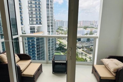 Купить кондоминиум в Санни-Айлс-Бич, Флорида 2 спальни, 146.51м2, № 1730788 - фото 6