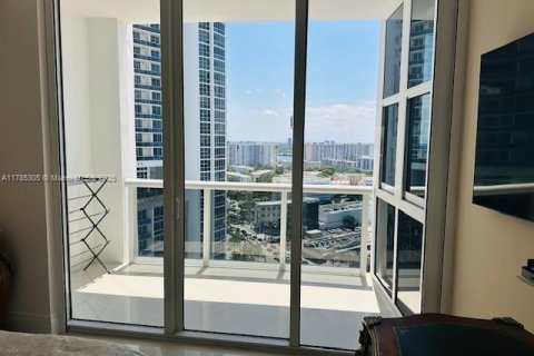 Купить кондоминиум в Санни-Айлс-Бич, Флорида 2 спальни, 146.51м2, № 1730788 - фото 27