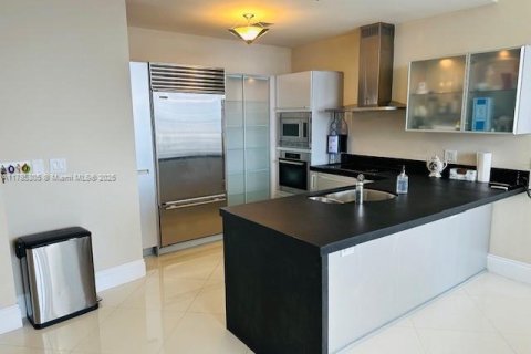 Купить кондоминиум в Санни-Айлс-Бич, Флорида 2 спальни, 146.51м2, № 1730788 - фото 9