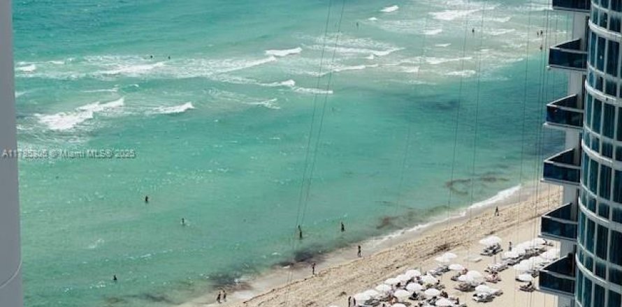 Condo à Sunny Isles Beach, Floride, 2 chambres № 1730788
