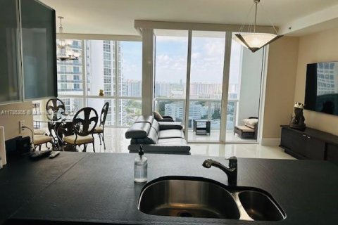 Купить кондоминиум в Санни-Айлс-Бич, Флорида 2 спальни, 146.51м2, № 1730788 - фото 10