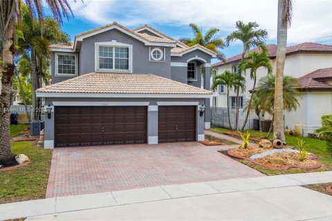 House in Miramar, Florida 6 bedrooms, 320.14 sq.m. № 1756379 - photo 2