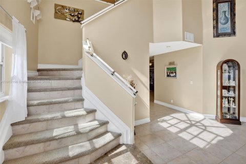 Купить виллу или дом в Пемброк-Пайнс, Флорида 4 спальни, 327.02м2, № 1969572 - фото 26