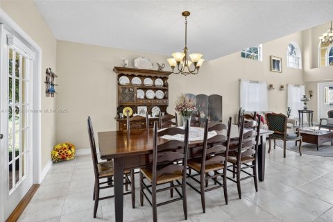 Купить виллу или дом в Пемброк-Пайнс, Флорида 4 спальни, 327.02м2, № 1969572 - фото 13