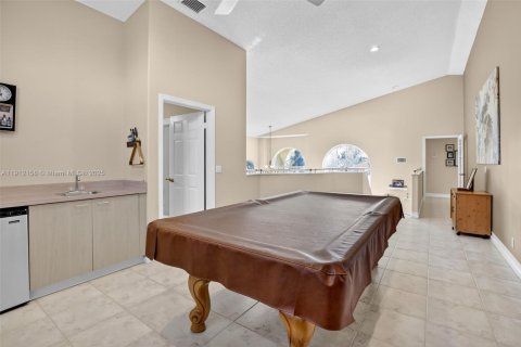 Купить виллу или дом в Пемброк-Пайнс, Флорида 4 спальни, 327.02м2, № 1969572 - фото 29