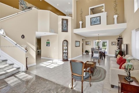 Купить виллу или дом в Пемброк-Пайнс, Флорида 4 спальни, 327.02м2, № 1969572 - фото 6