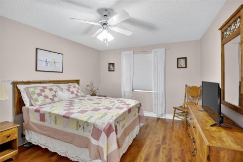 Купить виллу или дом в Пемброк-Пайнс, Флорида 4 спальни, 327.02м2, № 1969572 - фото 22