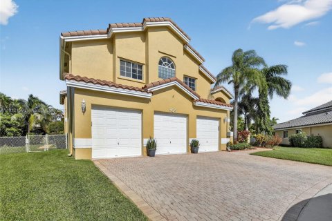 Купить виллу или дом в Пемброк-Пайнс, Флорида 4 спальни, 327.02м2, № 1969572 - фото 4