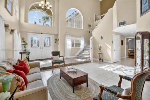 Купить виллу или дом в Пемброк-Пайнс, Флорида 4 спальни, 327.02м2, № 1969572 - фото 9