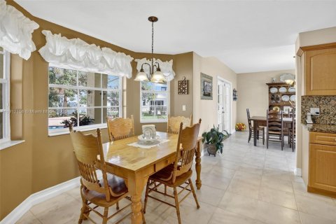 Купить виллу или дом в Пемброк-Пайнс, Флорида 4 спальни, 327.02м2, № 1969572 - фото 15