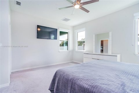 Villa ou maison à vendre à Port St. Lucie, Floride: 4 chambres, 217.11 m2 № 1927295 - photo 17