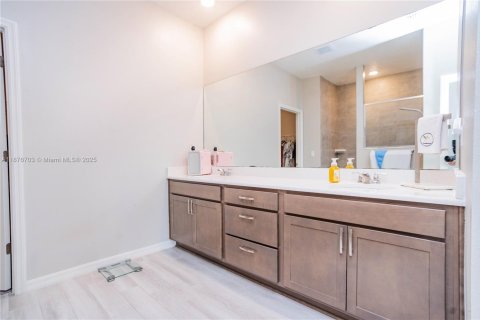 Villa ou maison à vendre à Port St. Lucie, Floride: 4 chambres, 217.11 m2 № 1927295 - photo 19