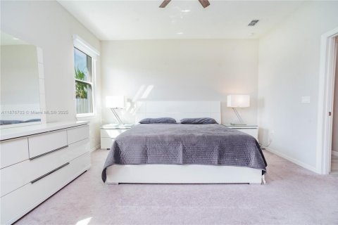 Villa ou maison à vendre à Port St. Lucie, Floride: 4 chambres, 217.11 m2 № 1927295 - photo 18