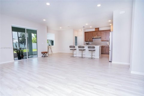 Villa ou maison à vendre à Port St. Lucie, Floride: 4 chambres, 217.11 m2 № 1927295 - photo 10