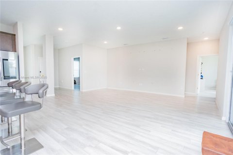 Villa ou maison à vendre à Port St. Lucie, Floride: 4 chambres, 217.11 m2 № 1927295 - photo 11