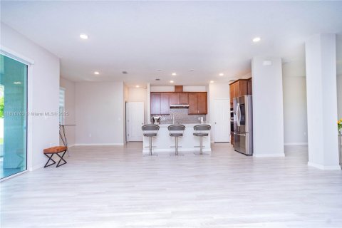 Villa ou maison à vendre à Port St. Lucie, Floride: 4 chambres, 217.11 m2 № 1927295 - photo 9