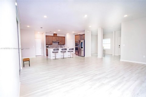 Villa ou maison à vendre à Port St. Lucie, Floride: 4 chambres, 217.11 m2 № 1927295 - photo 8