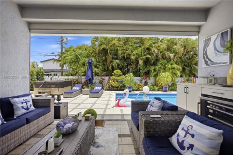Villa ou maison à vendre à Wilton Manors, Floride: 3 chambres, 218.04 m2 № 2247772 - photo 4