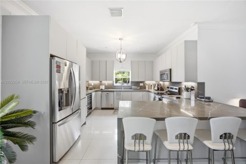 Villa ou maison à vendre à Wilton Manors, Floride: 3 chambres, 218.04 m2 № 2247772 - photo 14
