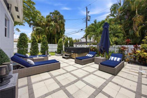 Villa ou maison à vendre à Wilton Manors, Floride: 3 chambres, 218.04 m2 № 2247772 - photo 6