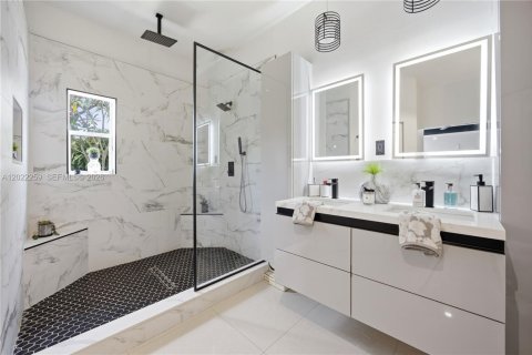 Villa ou maison à vendre à Wilton Manors, Floride: 3 chambres, 218.04 m2 № 2247772 - photo 23
