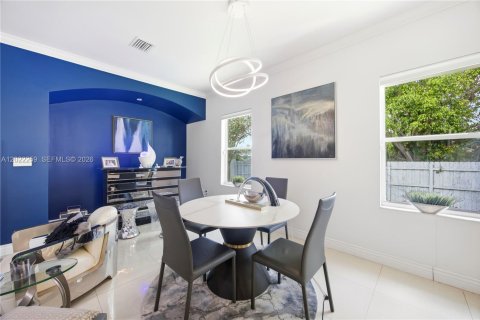 Villa ou maison à vendre à Wilton Manors, Floride: 3 chambres, 218.04 m2 № 2247772 - photo 12