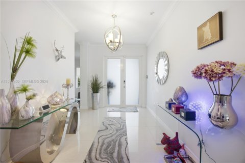 Villa ou maison à vendre à Wilton Manors, Floride: 3 chambres, 218.04 m2 № 2247772 - photo 9
