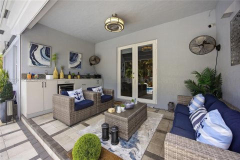 Villa ou maison à vendre à Wilton Manors, Floride: 3 chambres, 218.04 m2 № 2247772 - photo 5