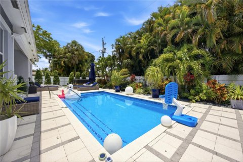 Villa ou maison à vendre à Wilton Manors, Floride: 3 chambres, 218.04 m2 № 2247772 - photo 28