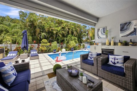 Villa ou maison à vendre à Wilton Manors, Floride: 3 chambres, 218.04 m2 № 2247772 - photo 2