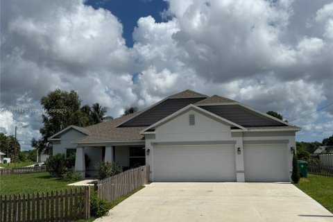 House in Port St. Lucie, Florida 4 bedrooms, 226.5 sq.m. № 1809481 - photo 16